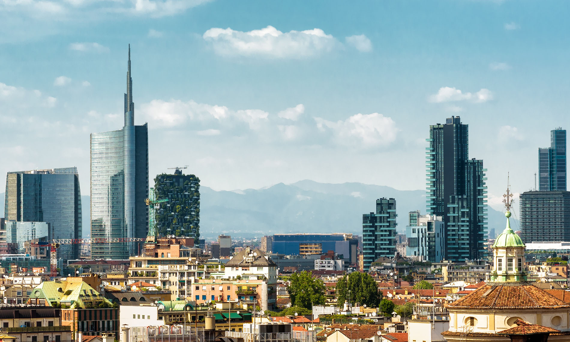 Hogan Lovells snaps up corporate and finance team from White & Case in Milan